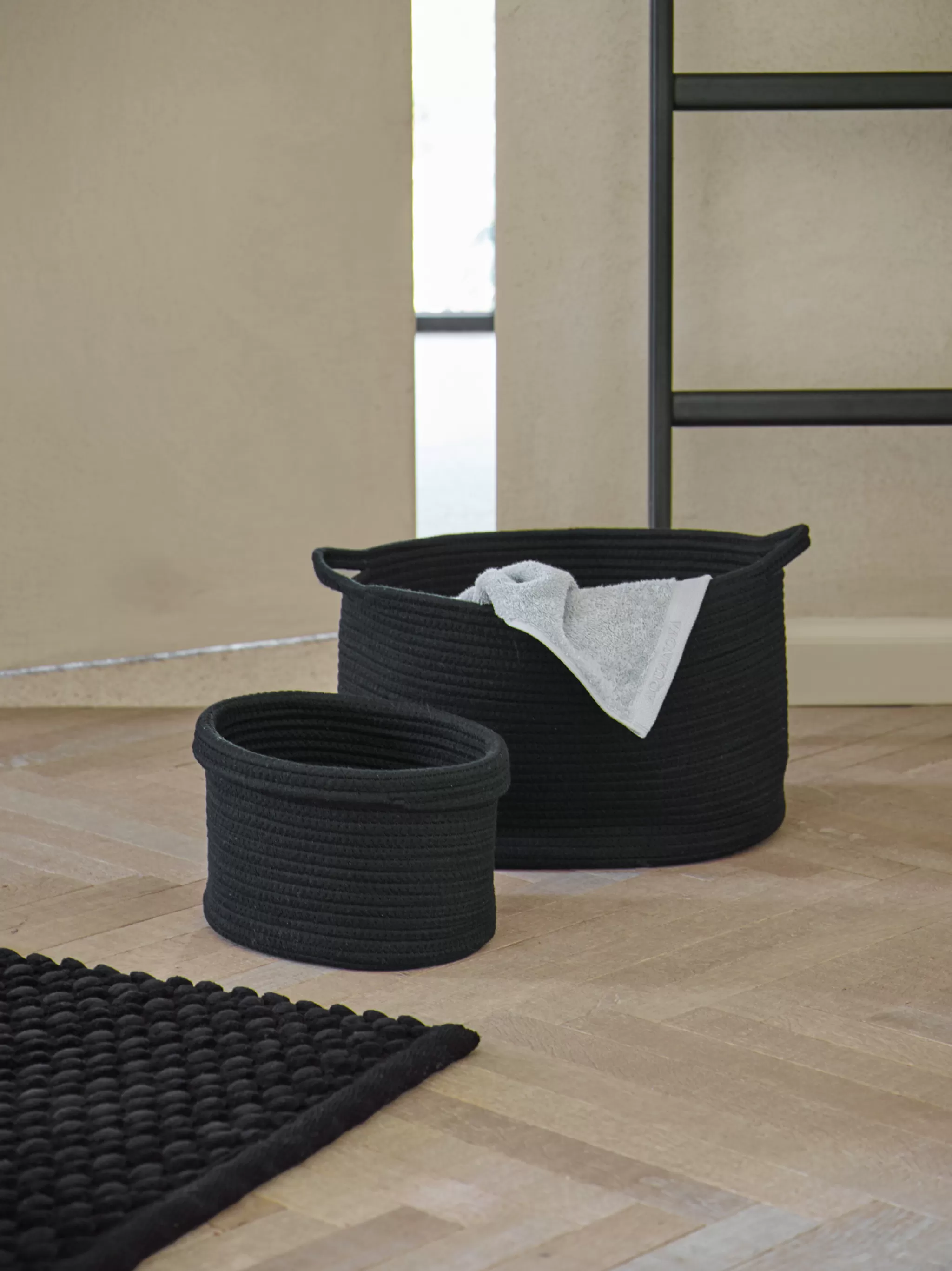 Aquanova Special*Bath Mat Maks Color Black, Black (Makbm-09)