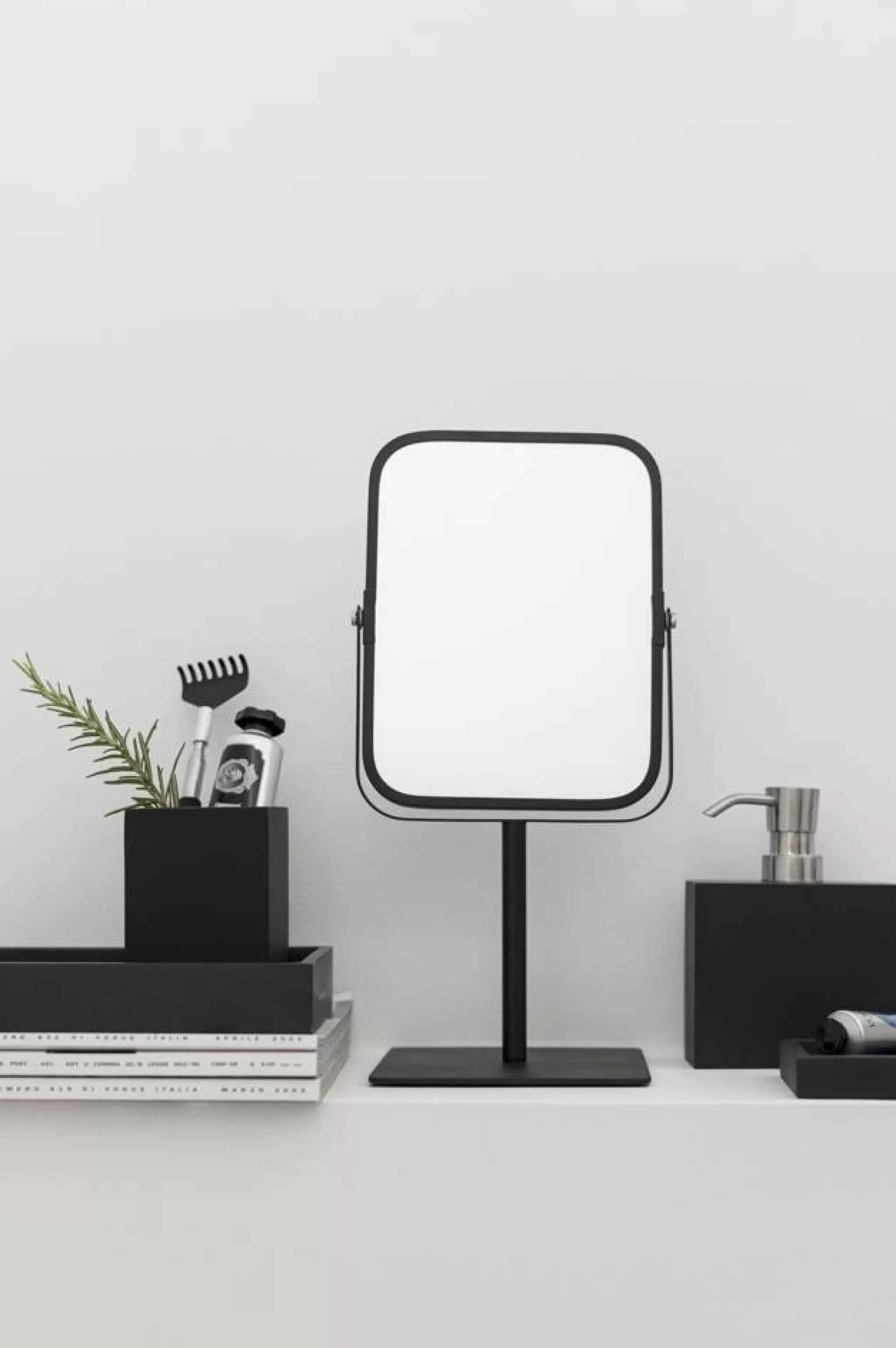 Aquanova Mirrors*Cosmetic Mirror Moon Black-09 (Moomir-09)