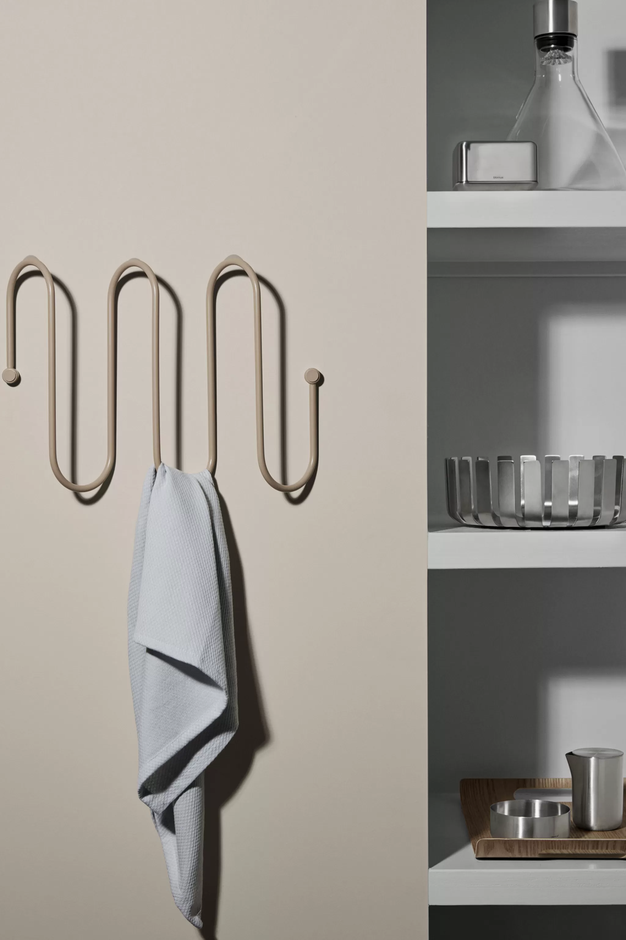 Blomus Towel Rack*Curl Coat Rack Color Nomad (Medium) 65917