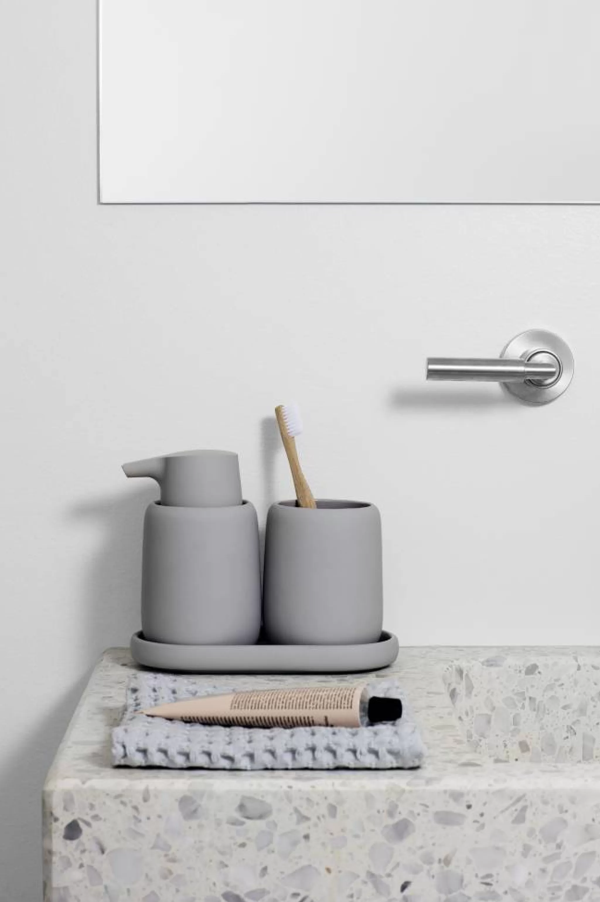 Blomus Soap Dispenser*Soap Dispenser Sono Color Micro Chip (69063) Content 250 Ml