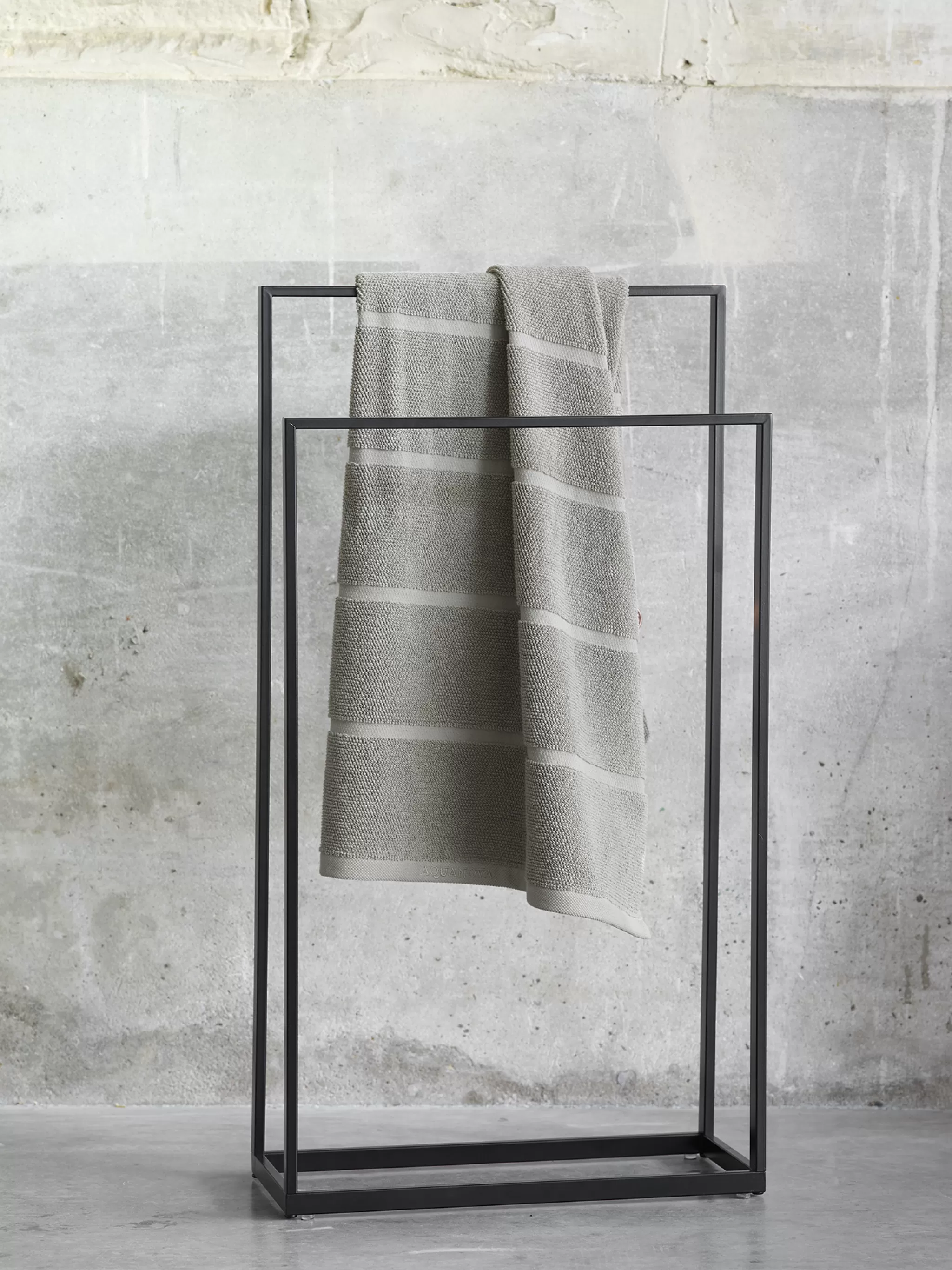 Aquanova Towel Rack*Towel Rail Yuri Black, Height 83 Cm (Yurtlh-09)