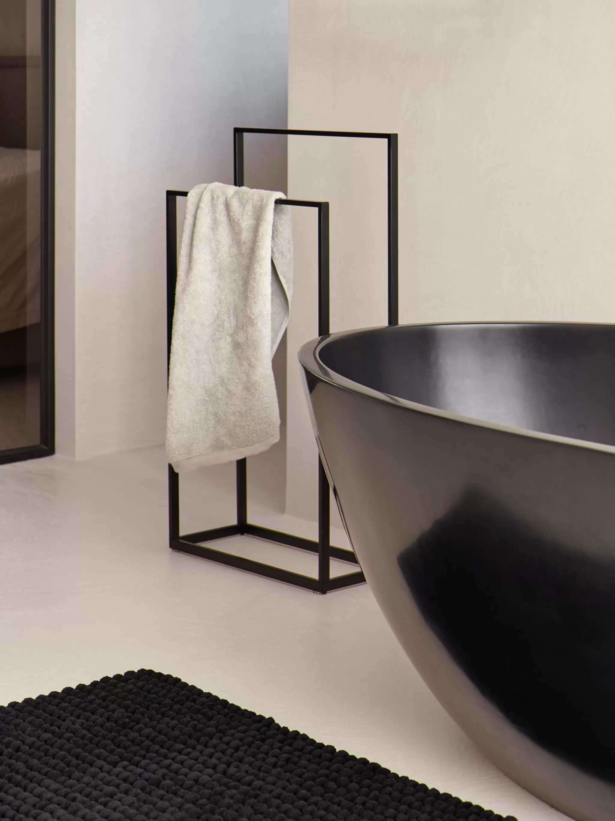 Aquanova Towel Rack*Towel Rail Yuri Black, Height 83 Cm (Yurtlh-09)